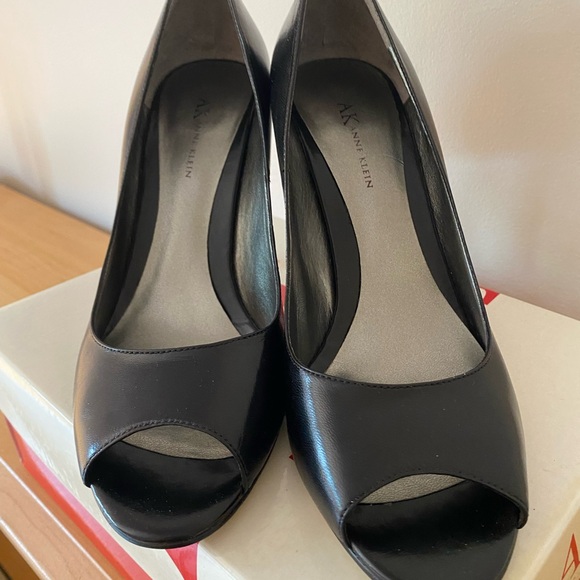 Souliers cuir noir, Anne Klein - Picture 2 of 3